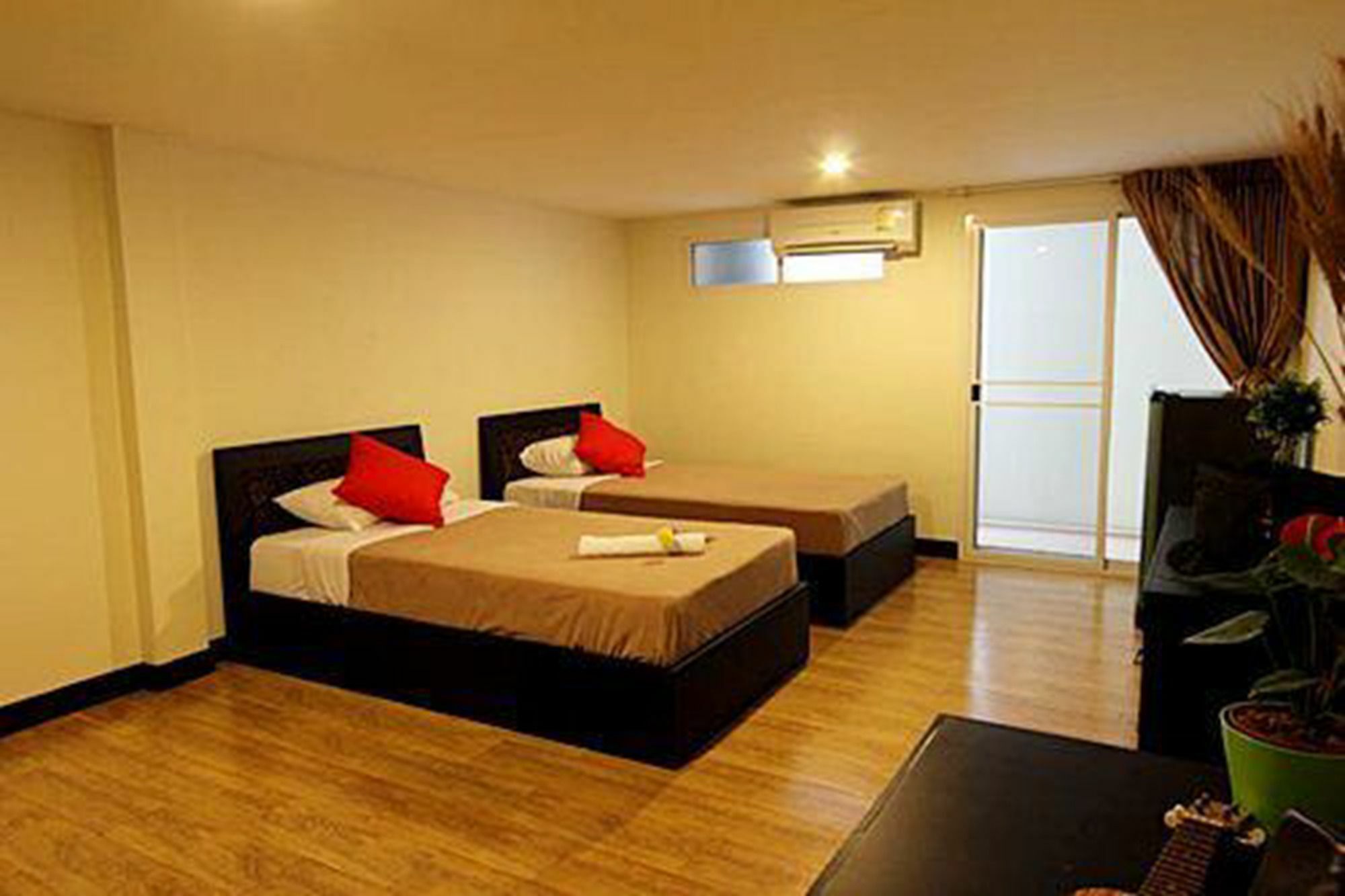 Leesort @ Onnuch Hotel Bangkok Exterior photo